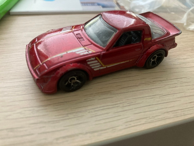 Mazda RX-7 Hotwheels pikkuauto n 1/64