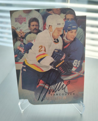 1995-96 Upper Deck Jyrki Lumme Auto Be A Player Die-Cut #S2