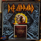 DEF LEPPARD TAULU NIMMAREILLA - pikkukuva 1