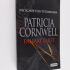 Patricia Cornwell : Paljaat luut - pikkukuva 1