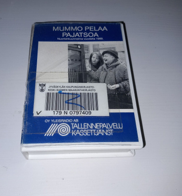 Mummo pelaa pajatsoa – kasettiäänikirja