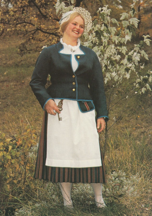 KANSALLISPUKUJA - SAVO - YLÄ-SAVON PUKU