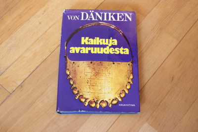 Erich von Däniken Kaikuja avaruudesta (kansipaperit kova #10