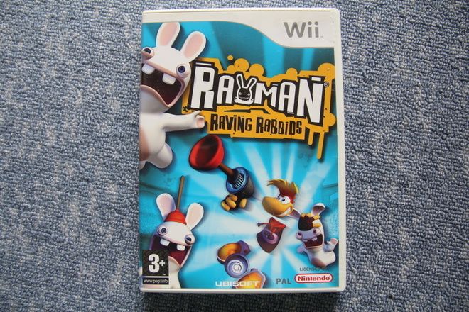 Wii : Rayman Raving Rabbits [se ensimmäinen]