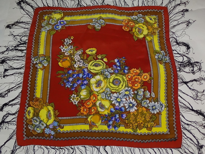 Retro iso kukkahuivi 90 cm  x 90 cm + hapsut