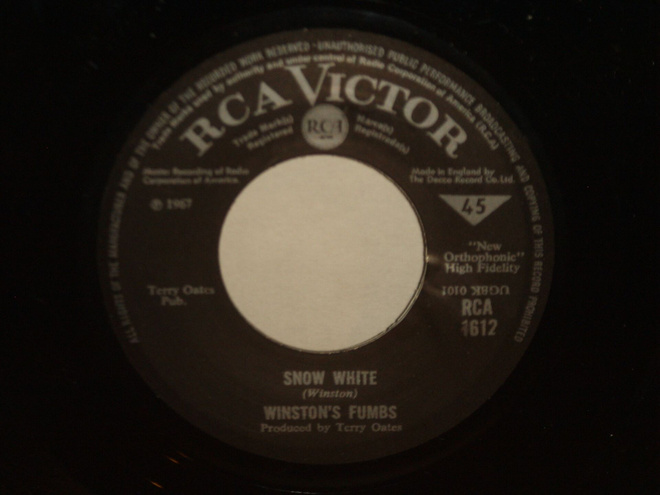 Winston's Fumbs 7" Snow White/Real Crazy Apartment