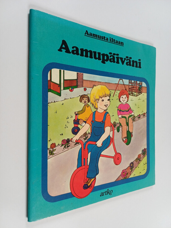 Elizabeth Cooper : Aamupäiväni Pelle-klovnin kanssa