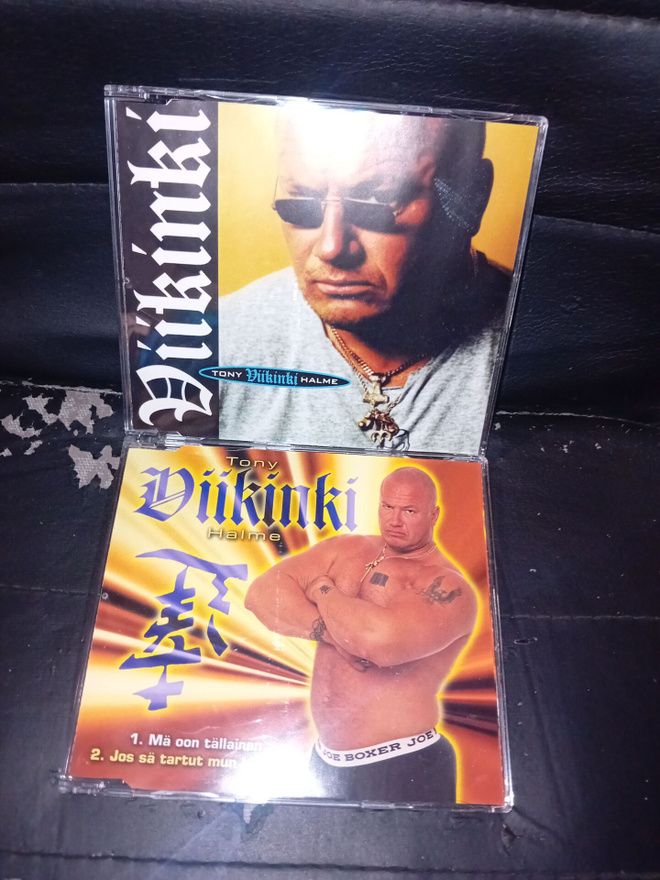 2 kpl cd-single Tony Viikinki Halme ( SIS POSTIKULU )