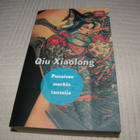 Qiu Xiaolong Punaisen merkin tanssija   -pok - pikkukuva 1
