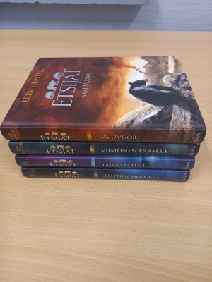 Erin Hunter: Etsijät osat 3-6