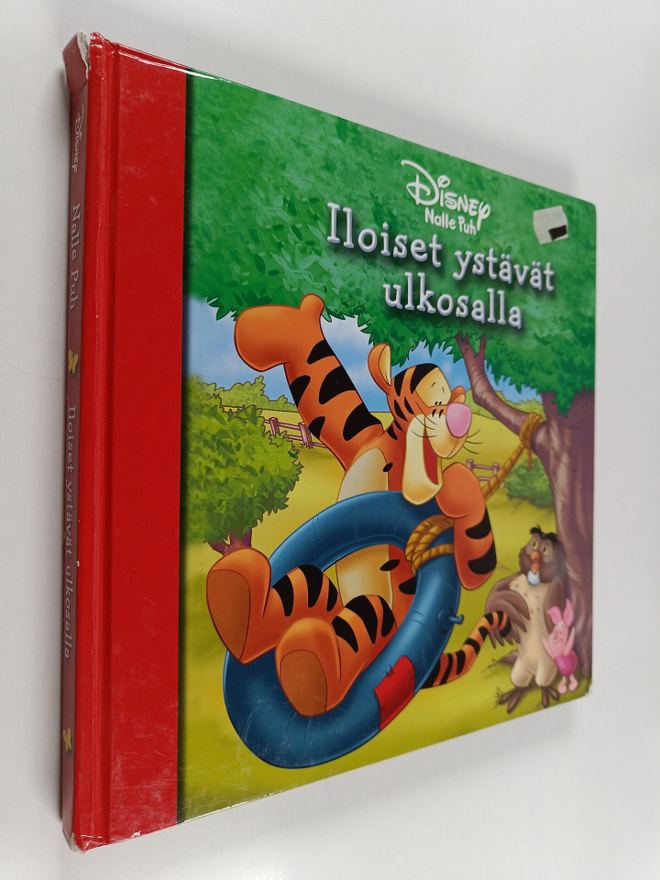 Nalle Puh : iloiset ystävät ulkosalla