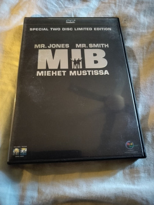 MIB miehet mustissa Special two disc Limited edition