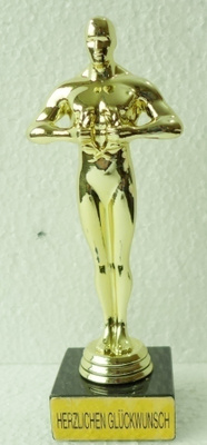 Palkinto hieno kullanvärinen korkeus 17cm Oscar