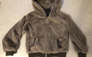 Bershka hupullinen takki