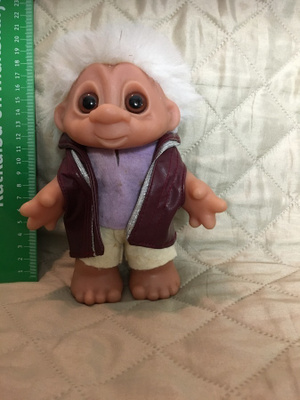 Dam Trolli valkoiset lyhyet hiukset 18 cm poika peikko