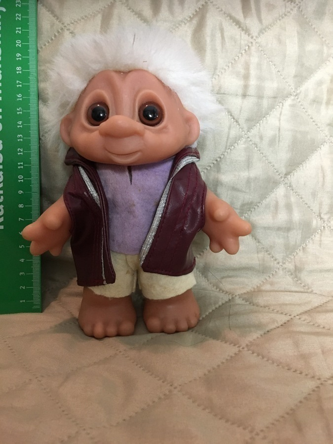 Dam Trolli valkoiset lyhyet hiukset 18 cm poika peikko