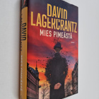 David Lagercrantz : Mies pimeästä - pikkukuva 1