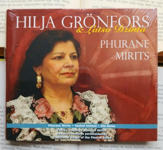 Hilja Grönfors - Phurane mirits (Suomen romanien lauluja)