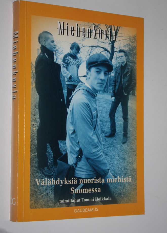 Tommi (toim.) Hoikkala : Miehenkuvia : välähdyksiä nuoris...