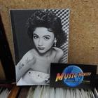 RITA MORENO NIMIKIRJOITUS KUVASSA - pikkukuva 1