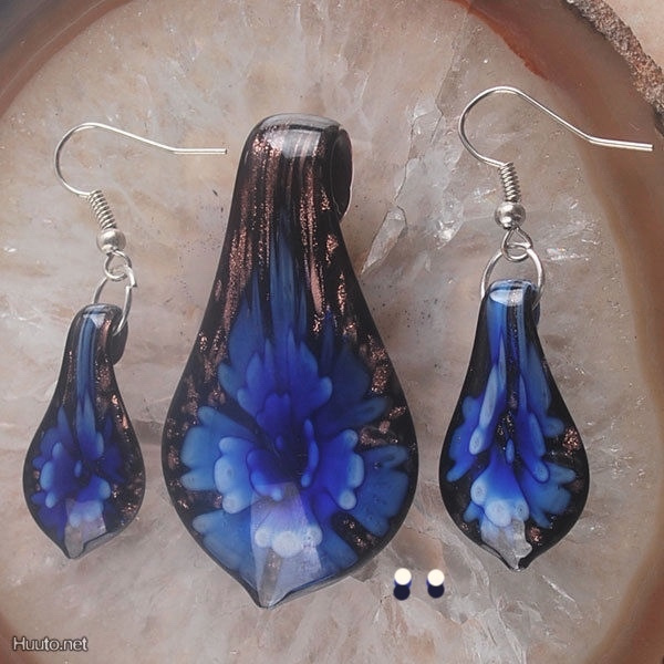 1118 .. Murano Kaunis Lampwork Taidelasi .. Kaulakoru