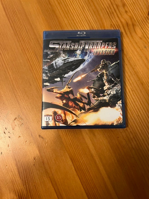 Starship troopers invasion  blu-ray