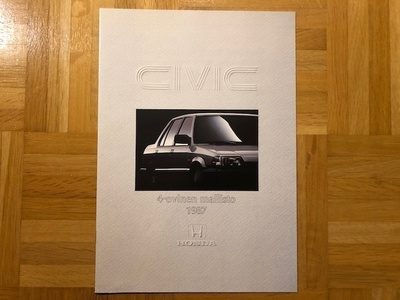 Esite Honda Civic 4-ovinen vuodelta 1987