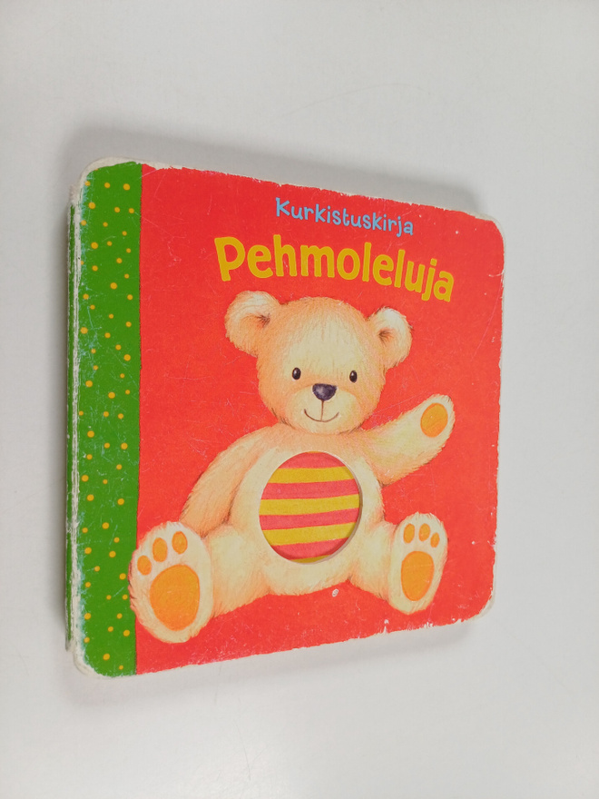 Marlit Peikert : Pehmoleluja : kurkistuskirja