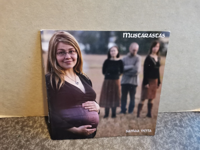Mustarastas:Samaa verta CD