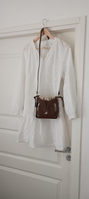 H&M Mama before&after broderie anglaise mekko (uud.)
