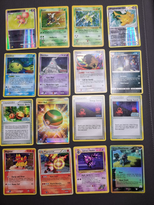 Pokemon kortit ja deck boxit