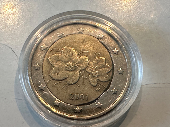 Valmistusvirheellinen 2€ 2001 suomi