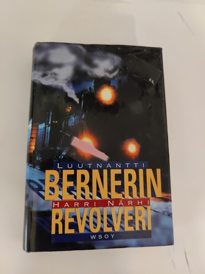 Harri Närhi; Luutnantti Bernerin revolveri