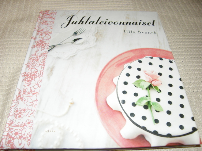 Ulla Svensk Juhlaleivonnaiset
