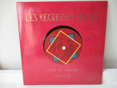 LES NEGRESSES VERTES - THE FLY (ZOBI LA MOUCHE) 7" VINYL