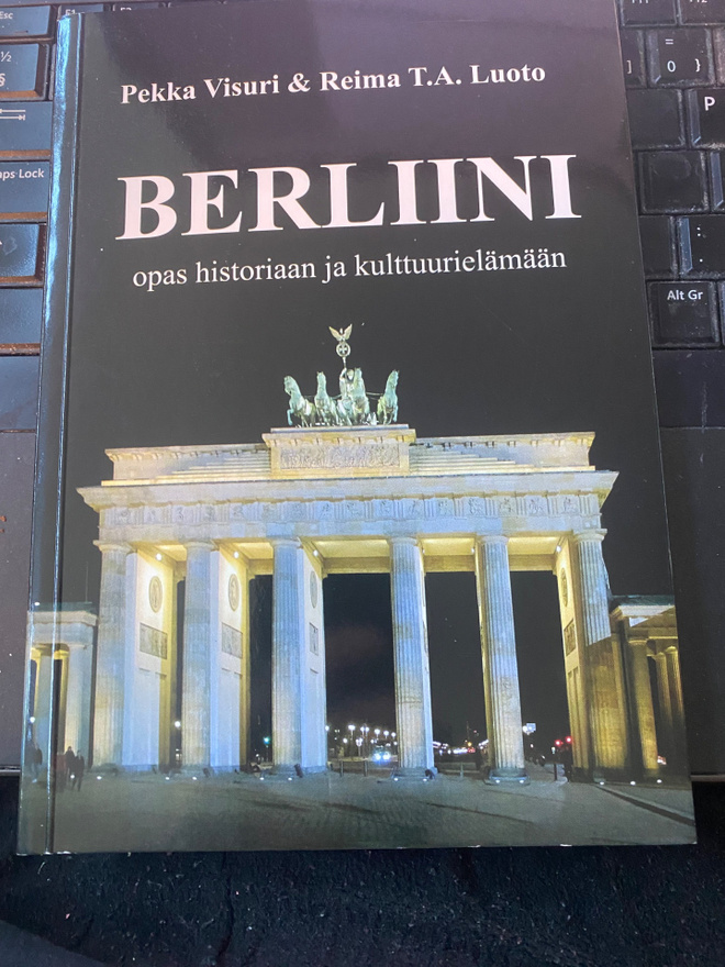 Berliini - opas historiaan ja kulttuurielämään