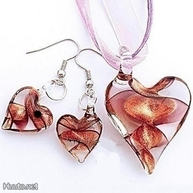 975 .. Murano Sydän Lampwork Taidelasi .. Kaulakoru