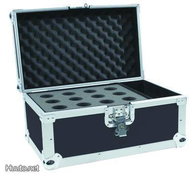 Kuljetus laatikko case mikrofoneille tai savukoneelle.