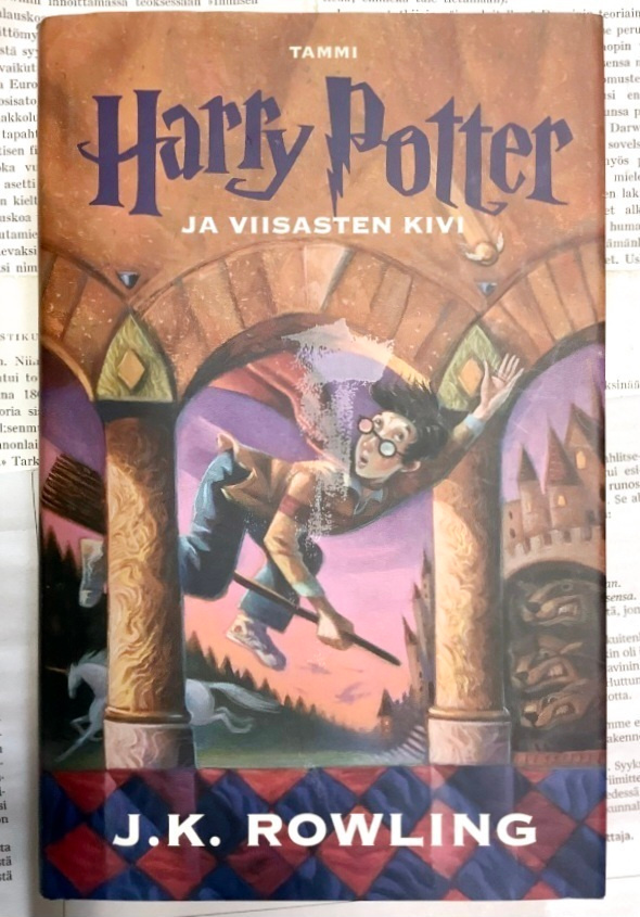 J.K. Rowling - Harry Potter ja viisasten kivi (sid.)