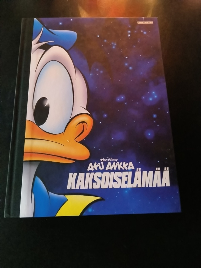 Disney Aku Ankka / Taikaviitta Kaksoiselmää