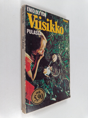 Enid Blyton : Viisikko pulassa