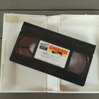 VHS: Kuoleman Kauppias / The Gunrunner (Kevin Costner 1989) - pikkukuva 5