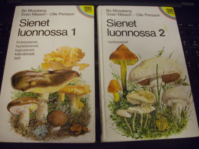 Mossberg : Sienet luonnossa osat 1 ja 2 ( Sis. postikulun )