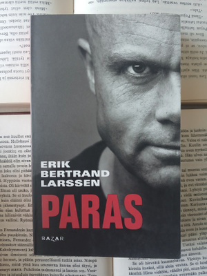 Erik Bertrand Larssen - Paras (pokkari)