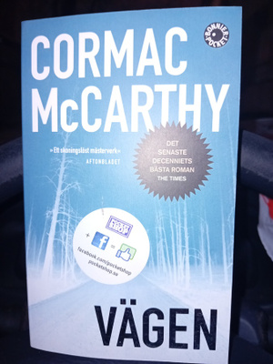 McCarthy  : Vägen ( SIS POSTIKULU  )