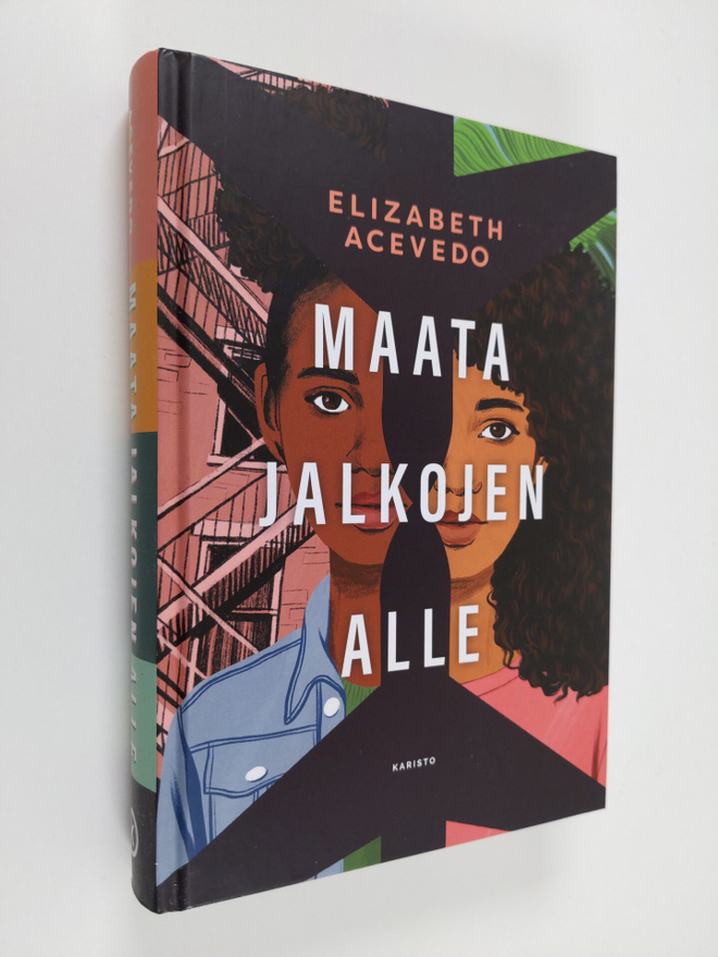 Elizabeth Acevedo : Maata jalkojen alle