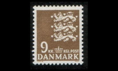 Tanska 652 ** Vaakuna 9 kr oliiv.ruskea (1977)