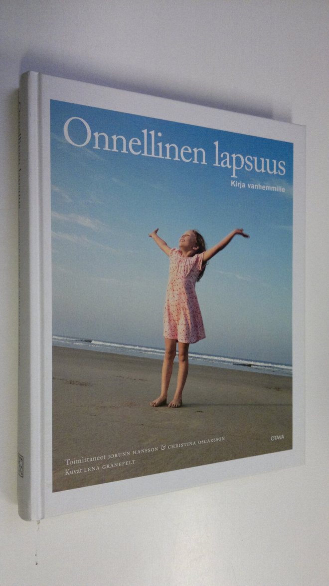 Jorunn ym. (toim.) Hansson : Onnellinen lapsuus