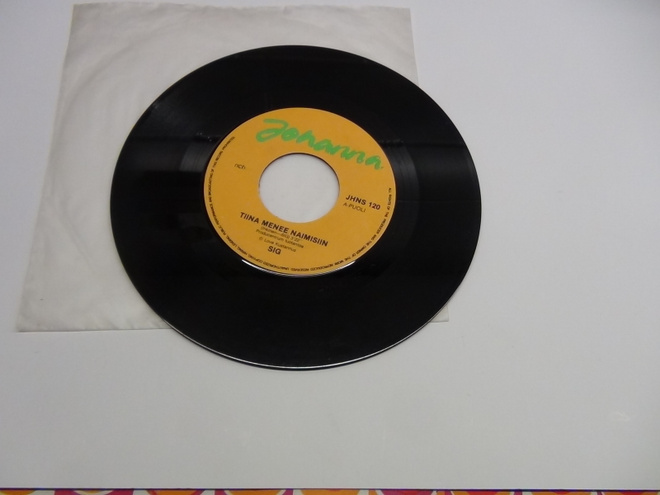 SIG 7´ TIINA MENEE NAIMISIIN, VIIPURI  POP