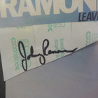 RAMONES - LEAVE HOME VG-/EX- LP + JOHNNYN NIMMARI - pikkukuva 2